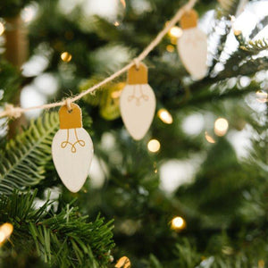 Feeling Frosty Wooden Christmas Light Garland